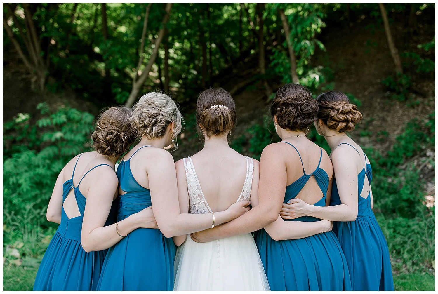 Lauren Baker Photography The Historic Concord Exchange Summer Minnesota Wedding