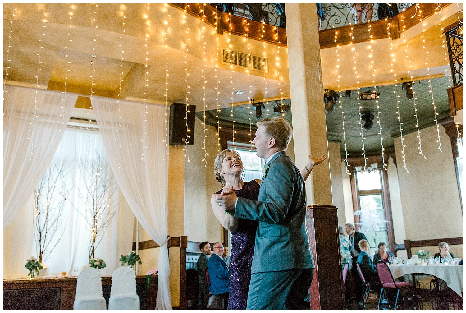 Lauren Baker Photography The Historic Concord Exchange Summer Minnesota Wedding