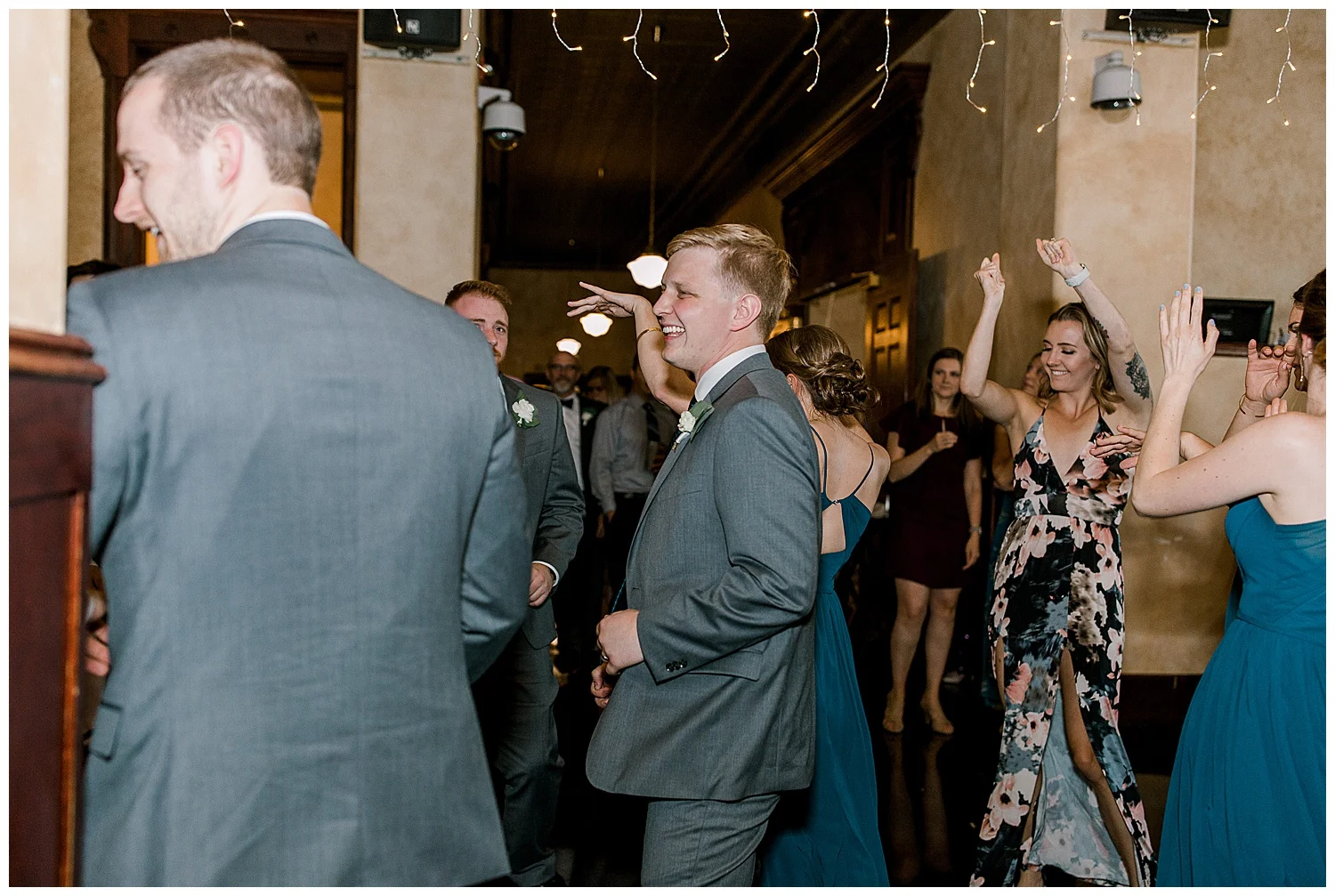 Lauren Baker Photography The Historic Concord Exchange Summer Minnesota Wedding