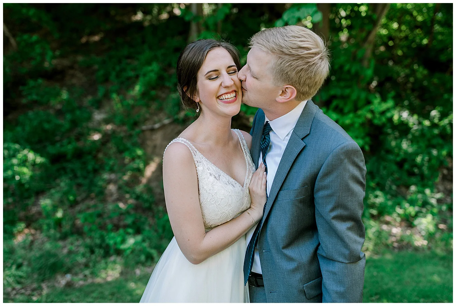 Lauren Baker Photography The Historic Concord Exchange Summer Minnesota Wedding