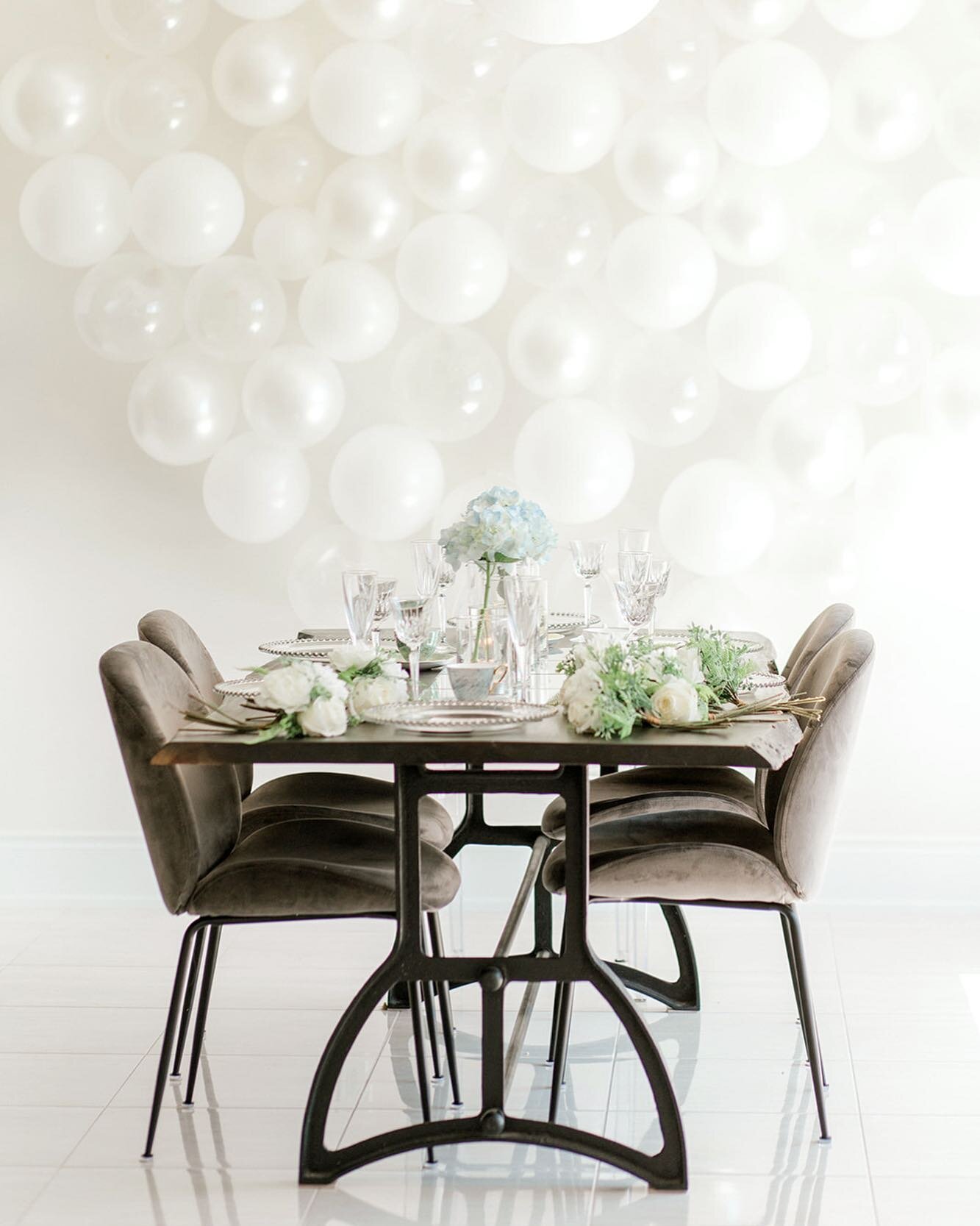 A breakfast table fit for a princess!
&bull;
This was how the bride&rsquo;s sister had her dining area set up for a bridal breakfast 😍