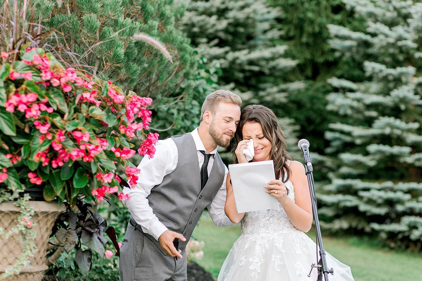 Speeches from the heart and a little support from new husband 😭❤️
&bull;
I certainly couldn&rsquo;t keep my eyes dry 🌿