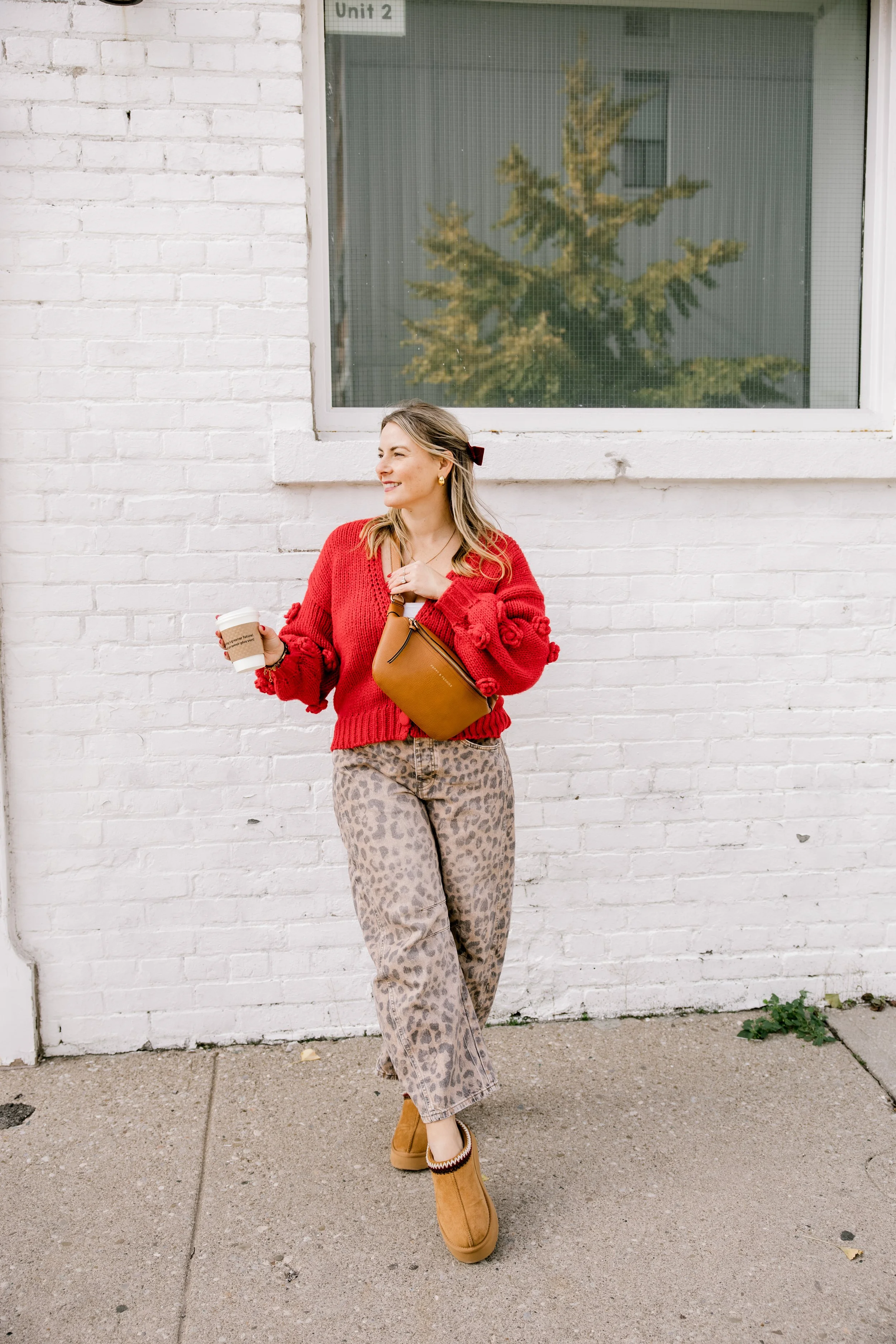 CastleAvenuePhotography.TorontoBrandingSession.2024.PoppyPeonies-21.jpg
