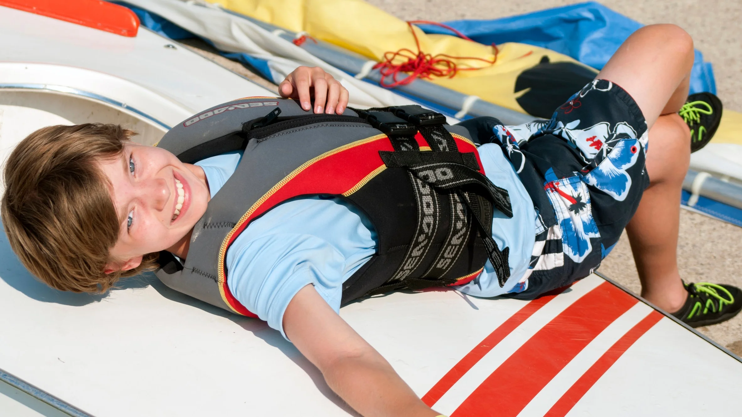 1. Closed-toe shoes (think sneakers, not flip flops). Water shoes are ideal. 2. USCG approved PFD (life jacket) — we have a limited quantity available for students to borrow. 3. Swimsuit or clothes you don’t mind getting wet. 4. Sunscreen 5. Beach towel 6. Water bottle 7. (Optional) a change of clothes