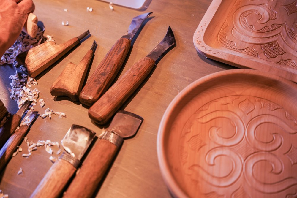 Ainu historical carving | Mamoru's studio tour
