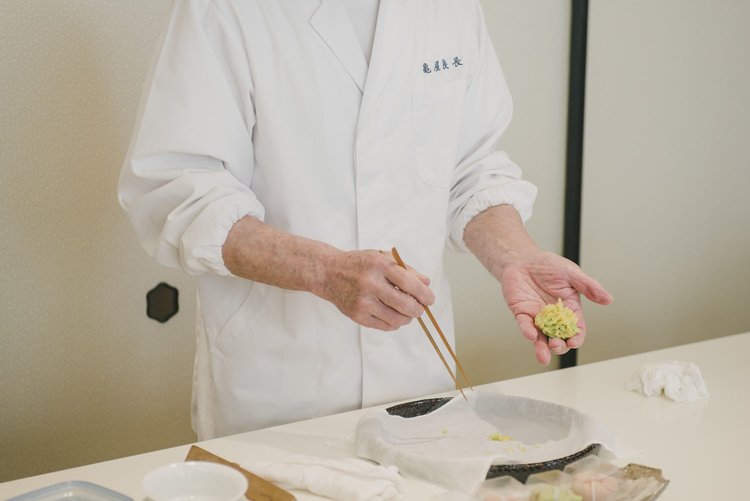 Wagashi sweets workshop in Kyoto