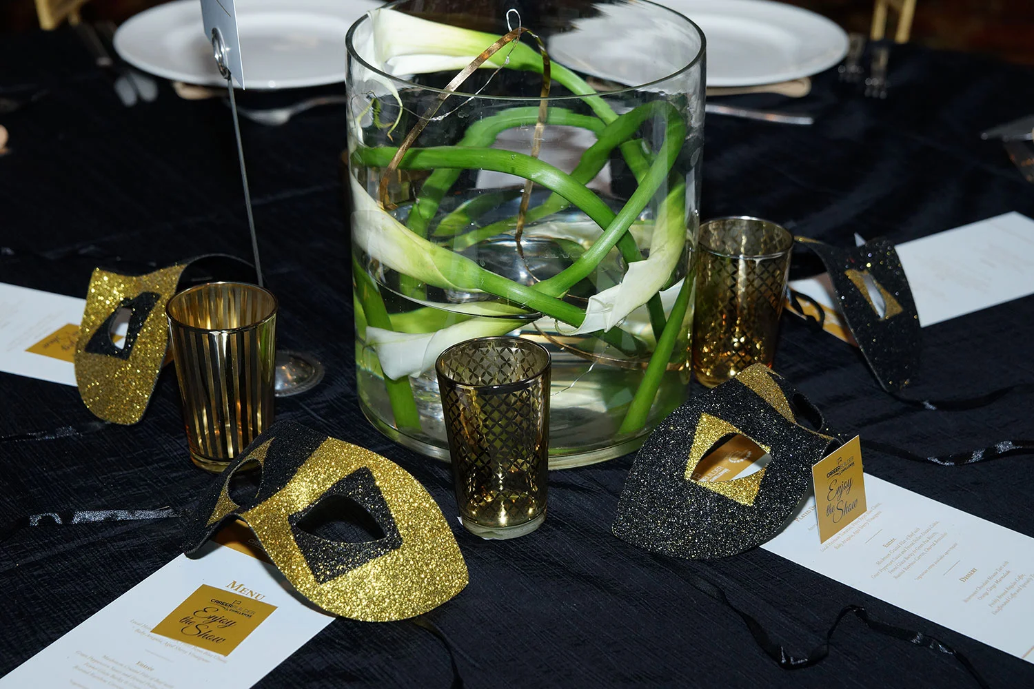 toast-table-setting-center-piece-events-10twelve.jpg
