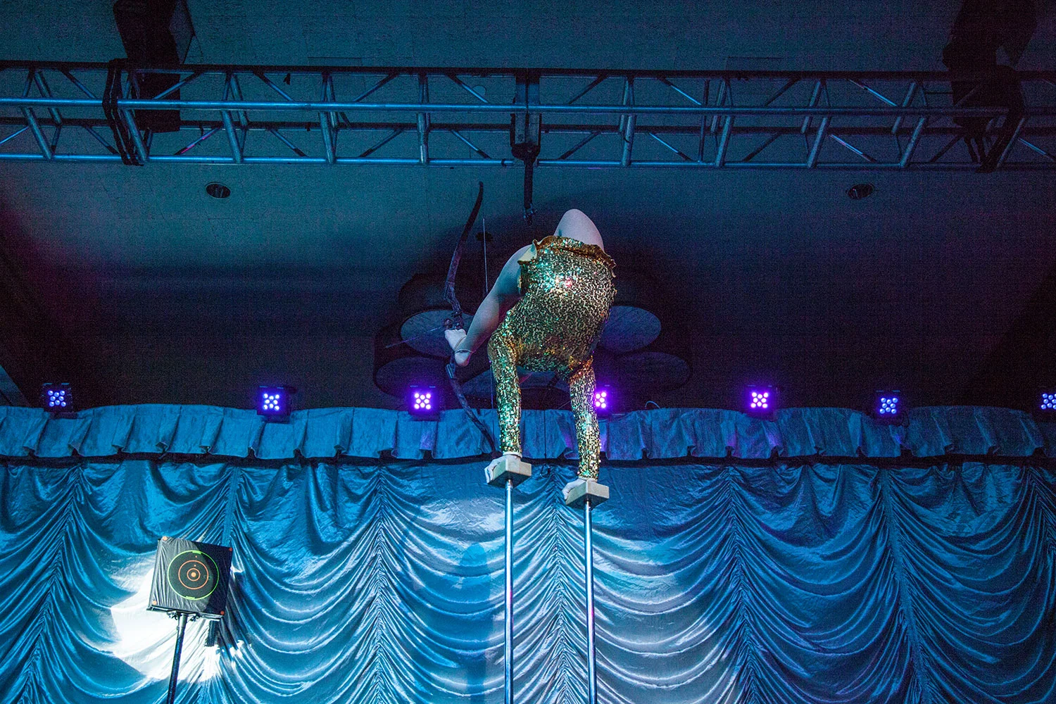 toast-acrobat-entertainment-performance-10twelve.jpg