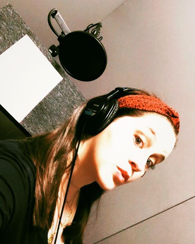 this was the best lighting available
🤷🏻&zwj;♀️
🎙
🧟&zwj;♀️
#voiceover #booth #boothlife #cesd #cesdpride #commercial #actor #losangeles #california #lovemyjob #morningsession #hatefluorescentlighting #thanks @sumeetiyengar &amp; @cesdvoiceover 🖤