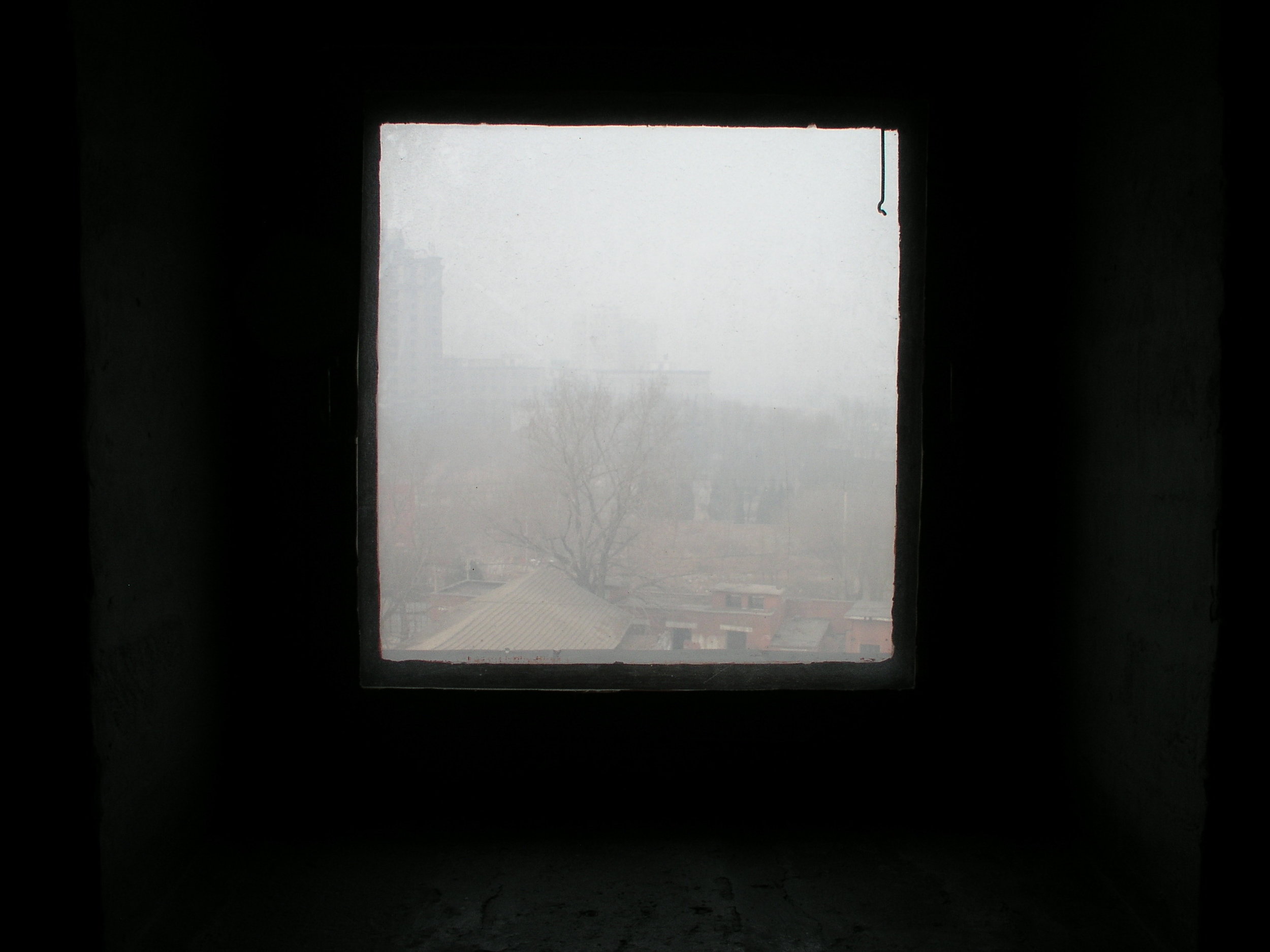 Red Gate window on Beijing pollution, 3pm B.JPG