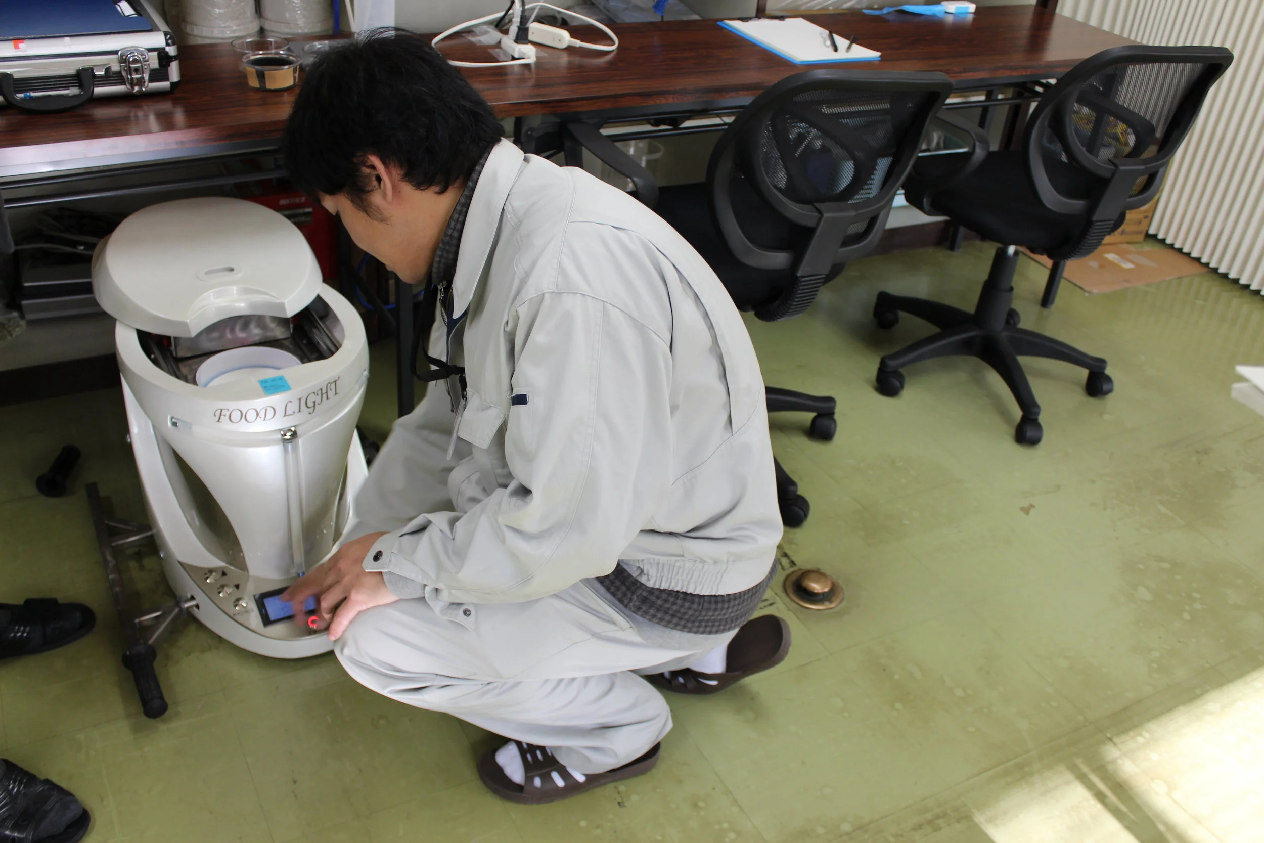 Testing radiation levels in Fukushima food samples.JPG
