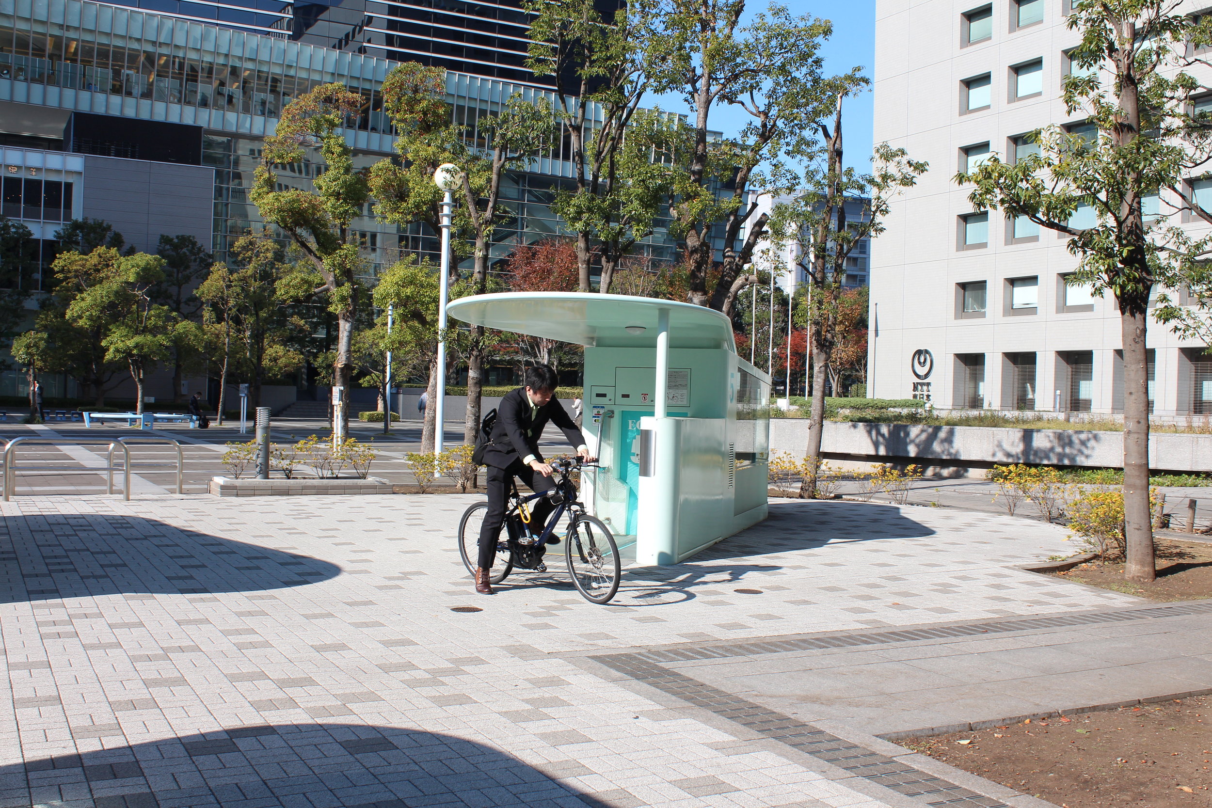 Amazing Tokyo bike parking pulls bike into device and in seconds it's in a secure underground carousel.27.JPG