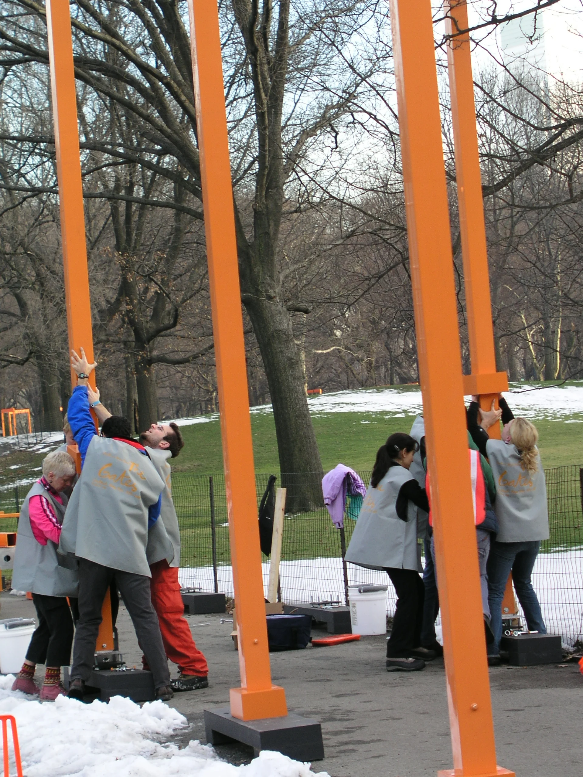 Erecting the Gates1.JPG