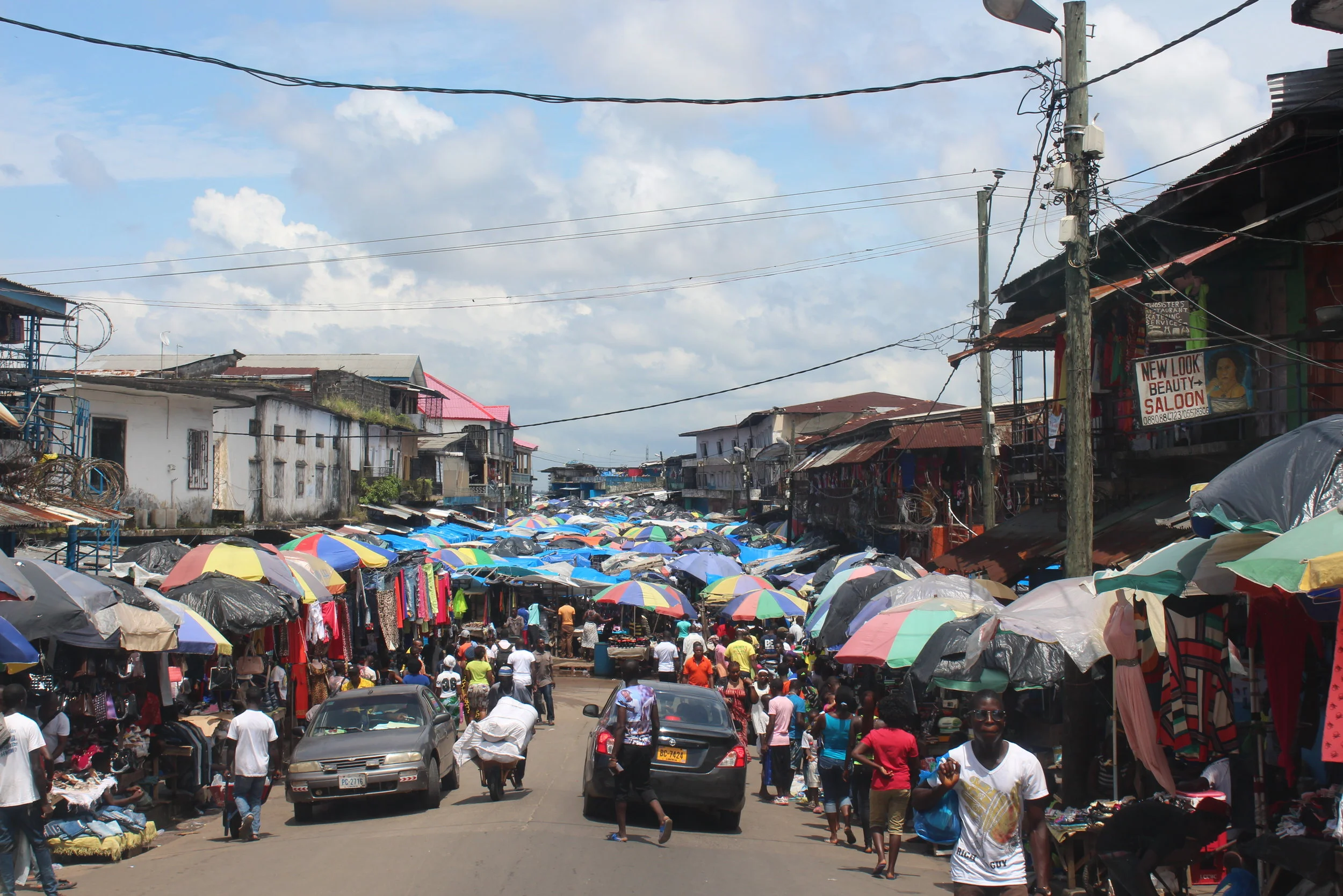 Even in crowded shopping areas Liberians tried not to get in contact with one another during the epidemic.JPG