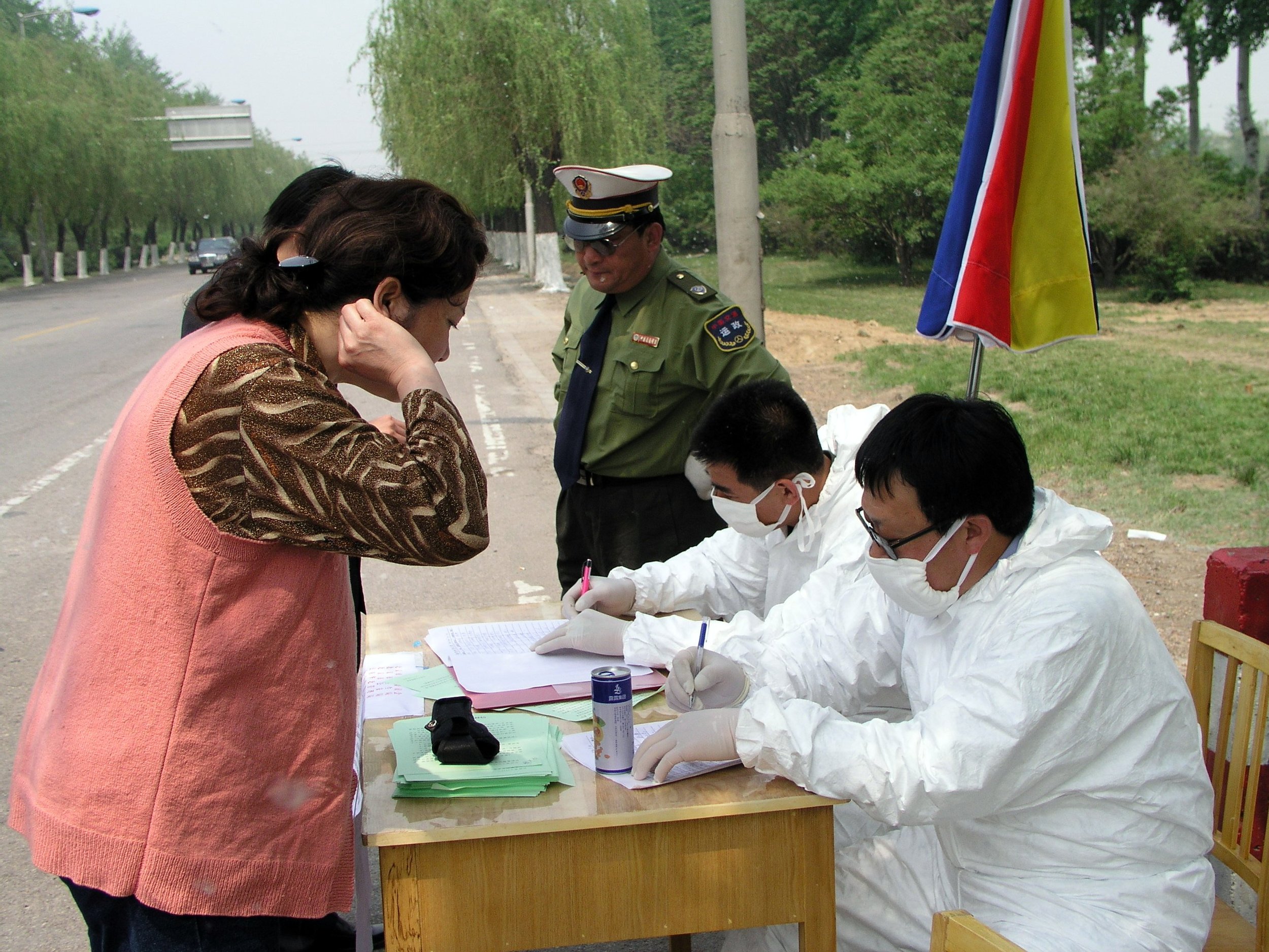 Eventually authorities stopped people fleeing Beijing if they had fevers or symptoms of SARS.6.JPG
