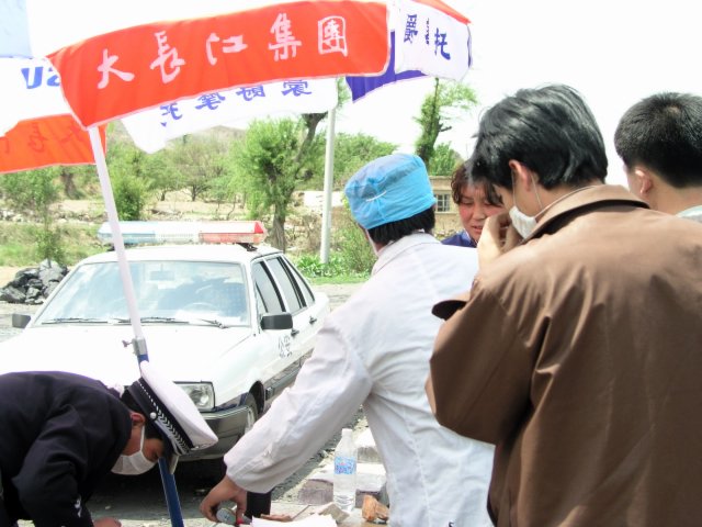 From Shanxi to Hubei to Beijing I saw the epidemic stopped by setting up fever stations, and forcing everybody who had a temp to go to a fever hospital.19.jpg