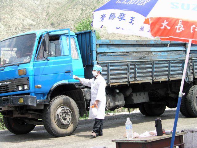 From Shanxi to Hubei to Beijing I saw the epidemic stopped by setting up fever stations, and forcing everybody who had a temp to go to a fever hospital.23.jpg