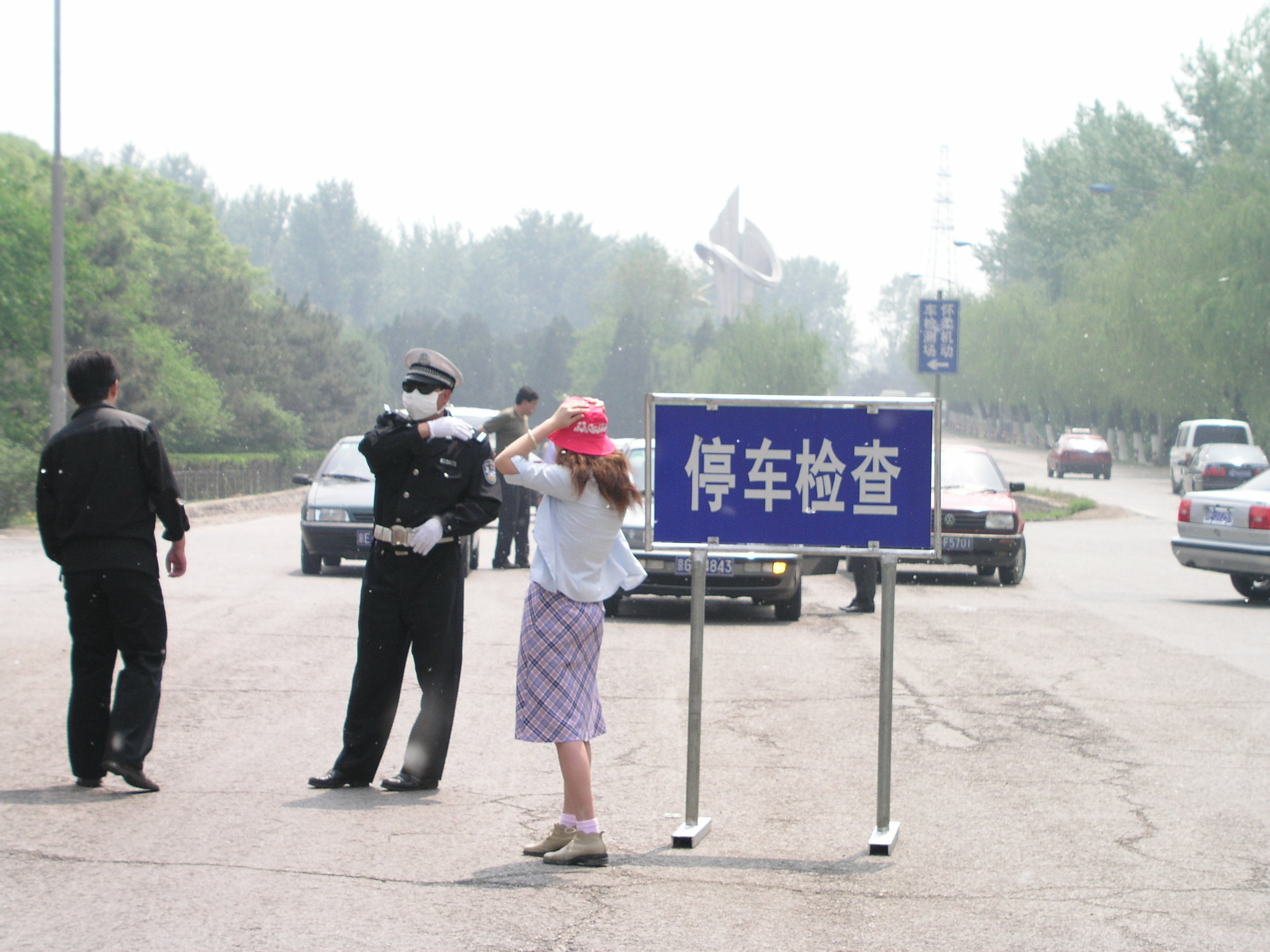 From Shanxi to Hubei to Beijing I saw the epidemic stopped by setting up fever stations, and forcing everybody who had a temp to go to a fever hospital.22.JPG