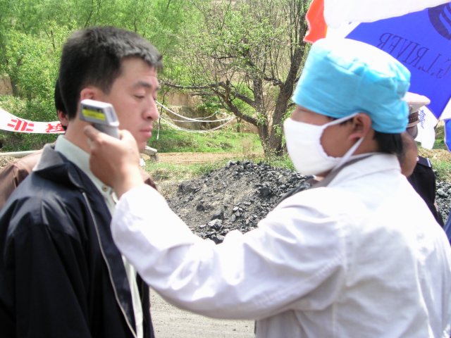 From Shanxi to Hubei to Beijing I saw the epidemic stopped by setting up fever stations, and forcing everybody who had a temp to go to a fever hospital.27.jpg