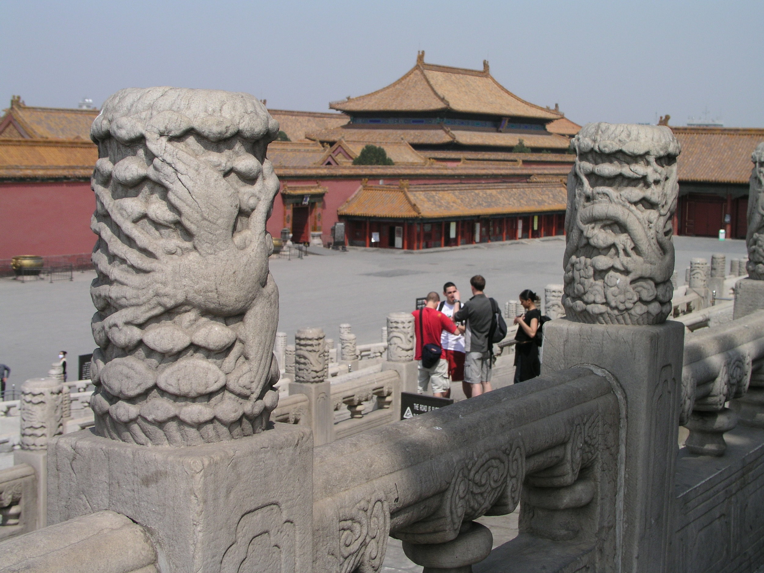 Nearly empty Forbidden City amid SARS.5.JPG