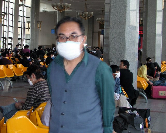 On April 20, 2003 the government admitted it had SARS in Beijing & over next 36 hours 250,000 people fled the city, taking the virus nationwide.11.jpg