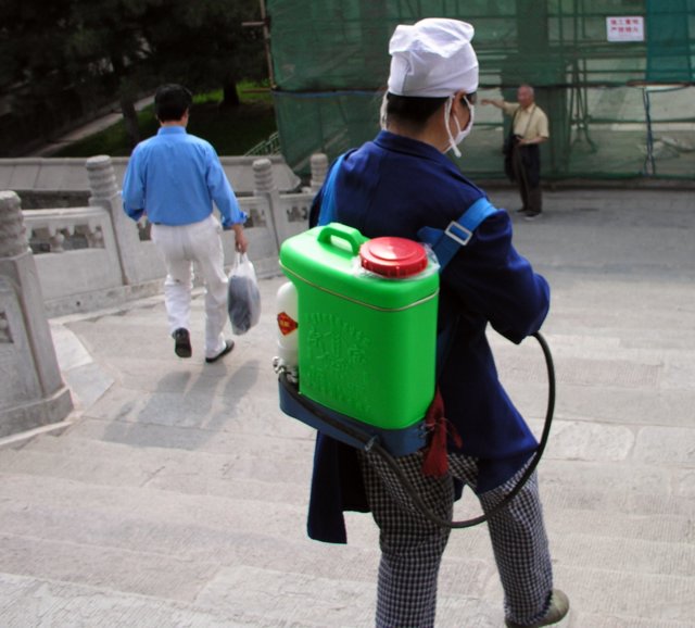 Scrubbing Beijing tourist sites.1.jpg