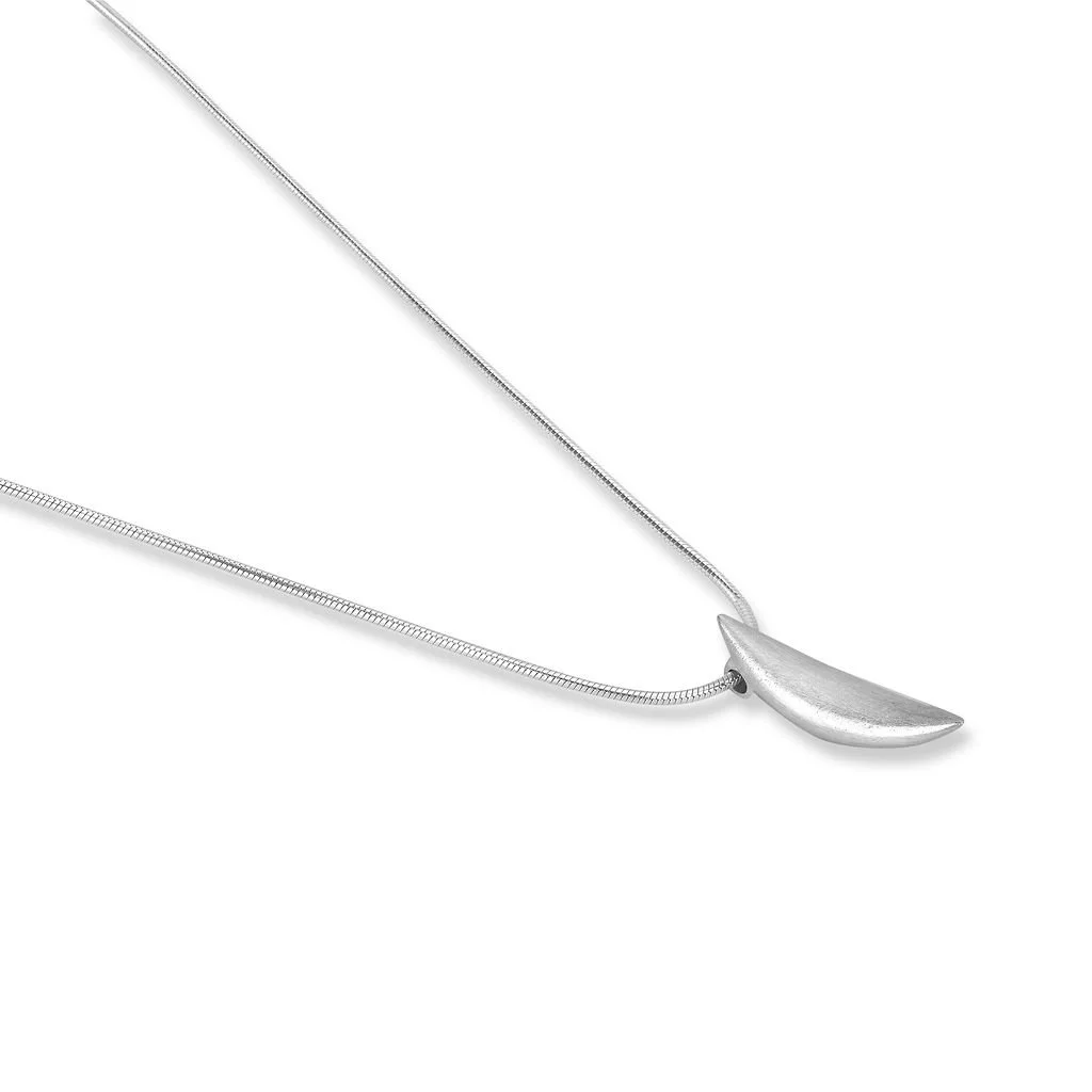 Incisor necklace