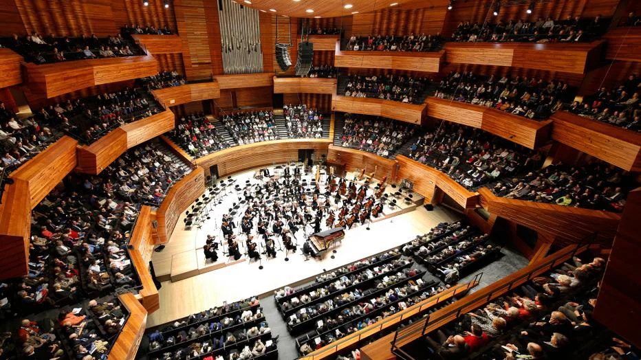 Marzena Diakun's c oncert with Orchestre Philharmonique de Radio France is now available on : https://www.francemusique.fr/concert/maison-de-la-radio-auditorium-trotignon-aho-dvorak-grubinger-op-de-rf-diakun