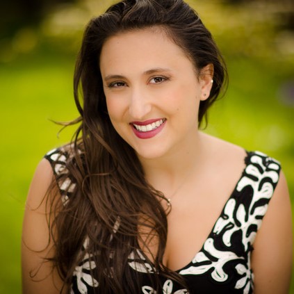 Julia Sitkovetsky completes a UK Tour as “Queen of the Night” in Mozart’s “The Magic Flute” with the Scottish Opera and will revisit the role at several prestigious venues in 19/20