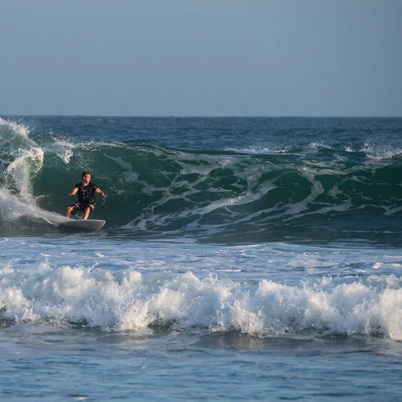SURF Hiriketiya Bay is unique in shape and topography making surf available approximately ten months of the year. During peak holiday seasons from Dec-Feb smaller swells from the west create a perfect beginners beach break wave and the occasional ride on the left point break. During shoulder season Aug-Dec the waves are at their best after a slight drop in midyear swell size creating a clean beach and left point break. During the middle of the year (when the crowds are away) larger southerly swells create some fun yet challenging waves right across the bay.