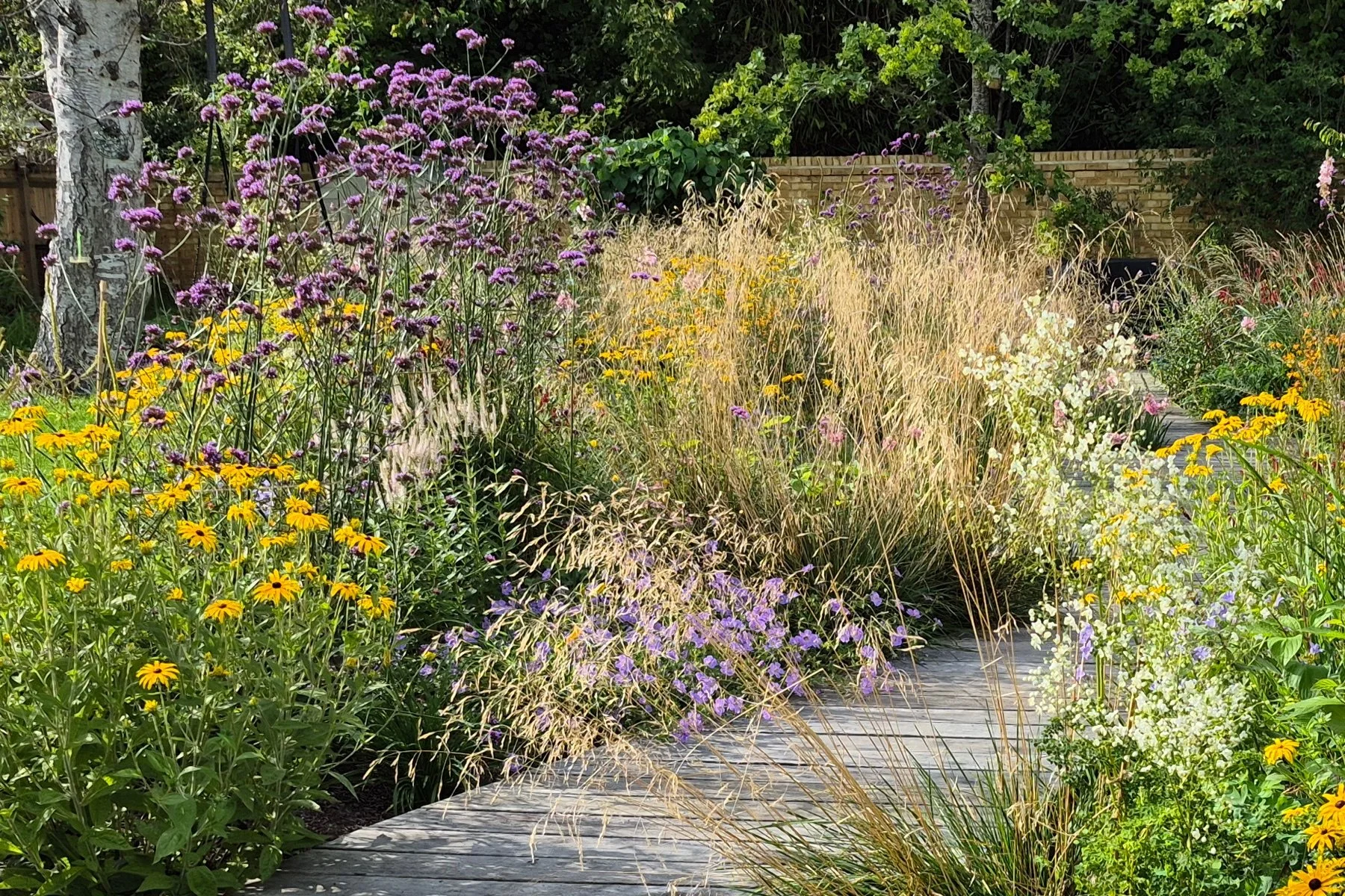 What does ecological landscape and garden design mean in practice?