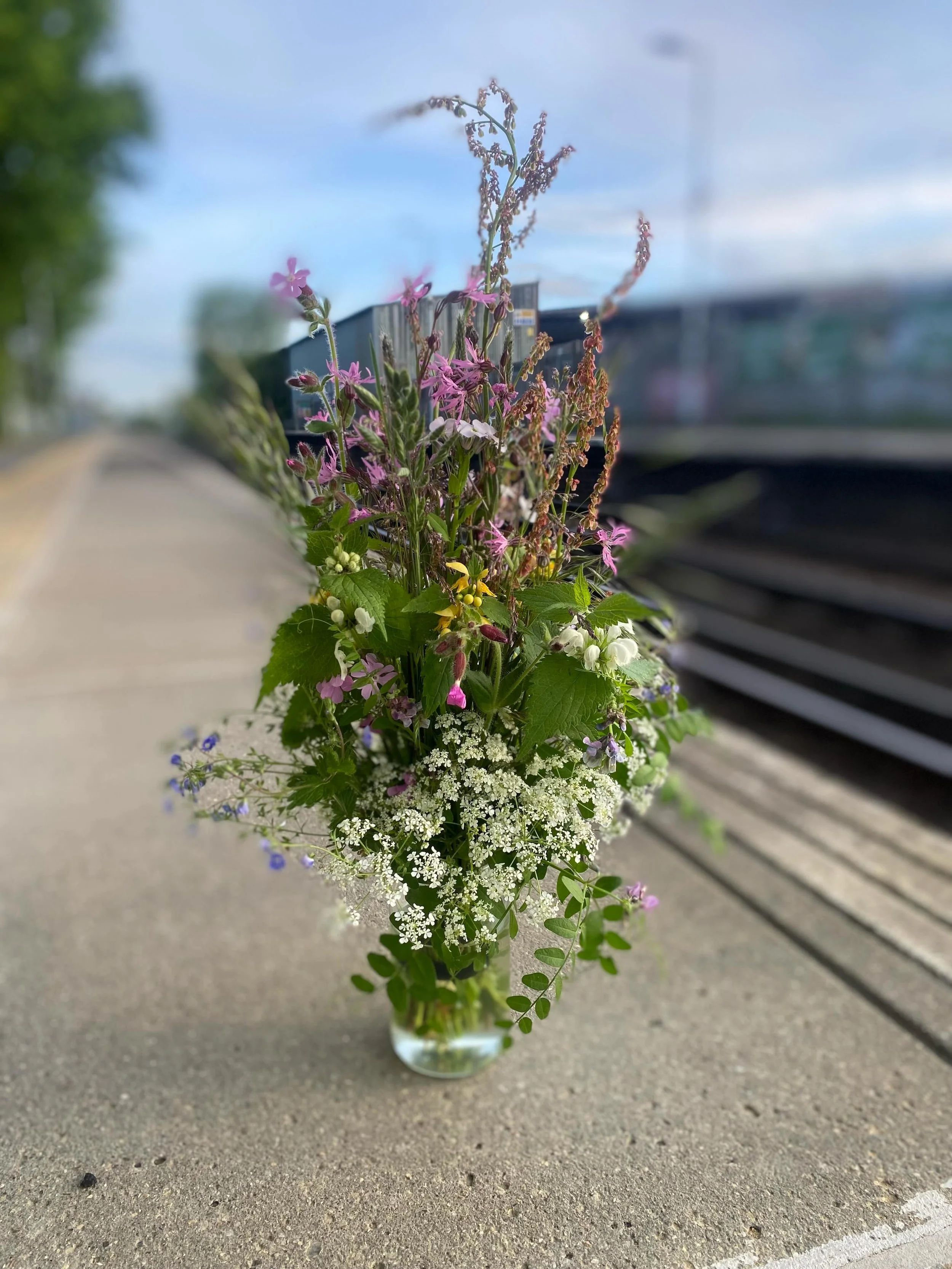 Well! Here we are! 6am on a country platform next to a builders merchants with a bunch of wild flowers that has properly triggered my hayfever! 

Press Day #rhschelsea today! First day our @the_sgld installation will be open for scrutiny from the jud