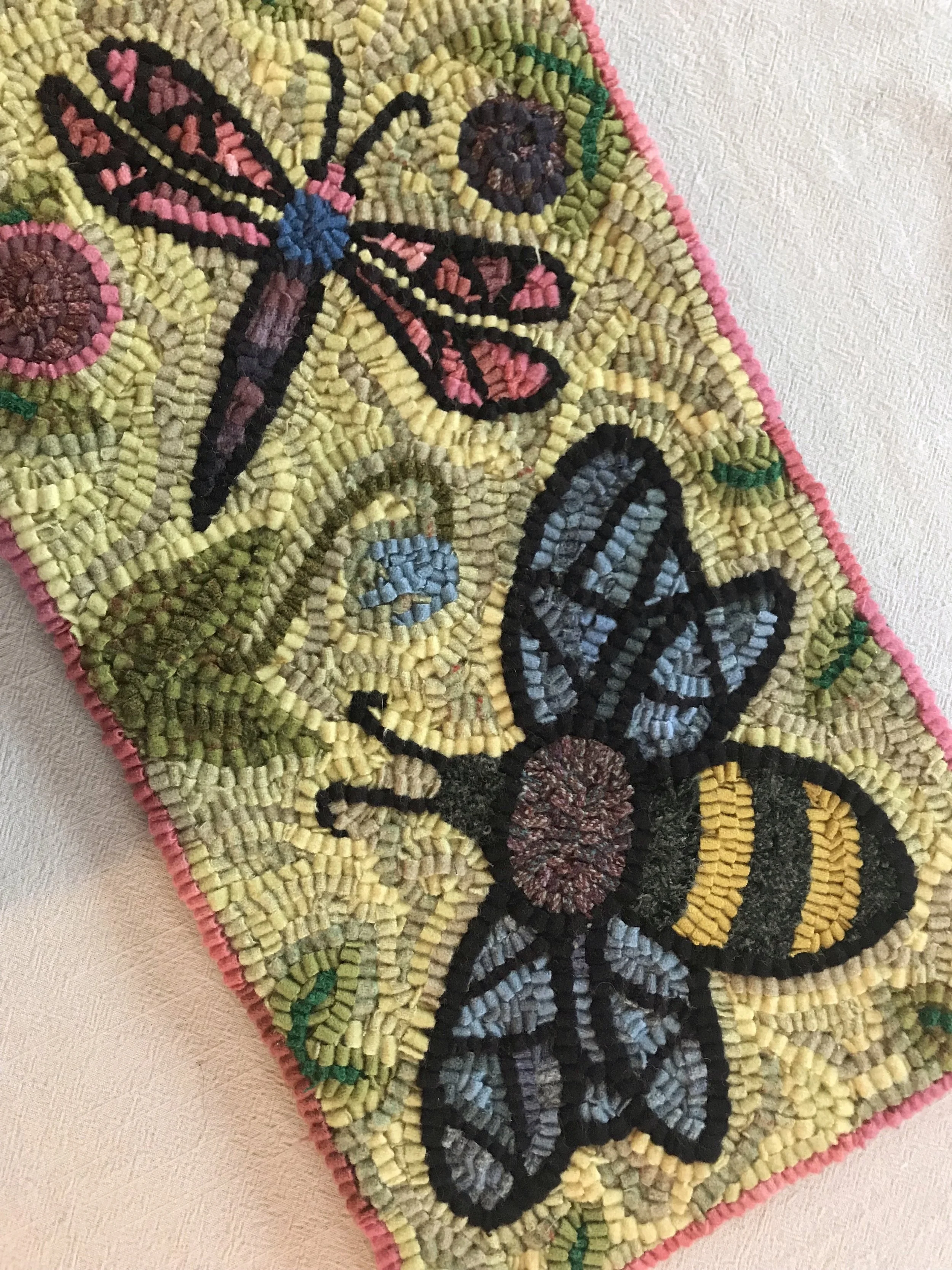 Bee Table Runner 3.jpg