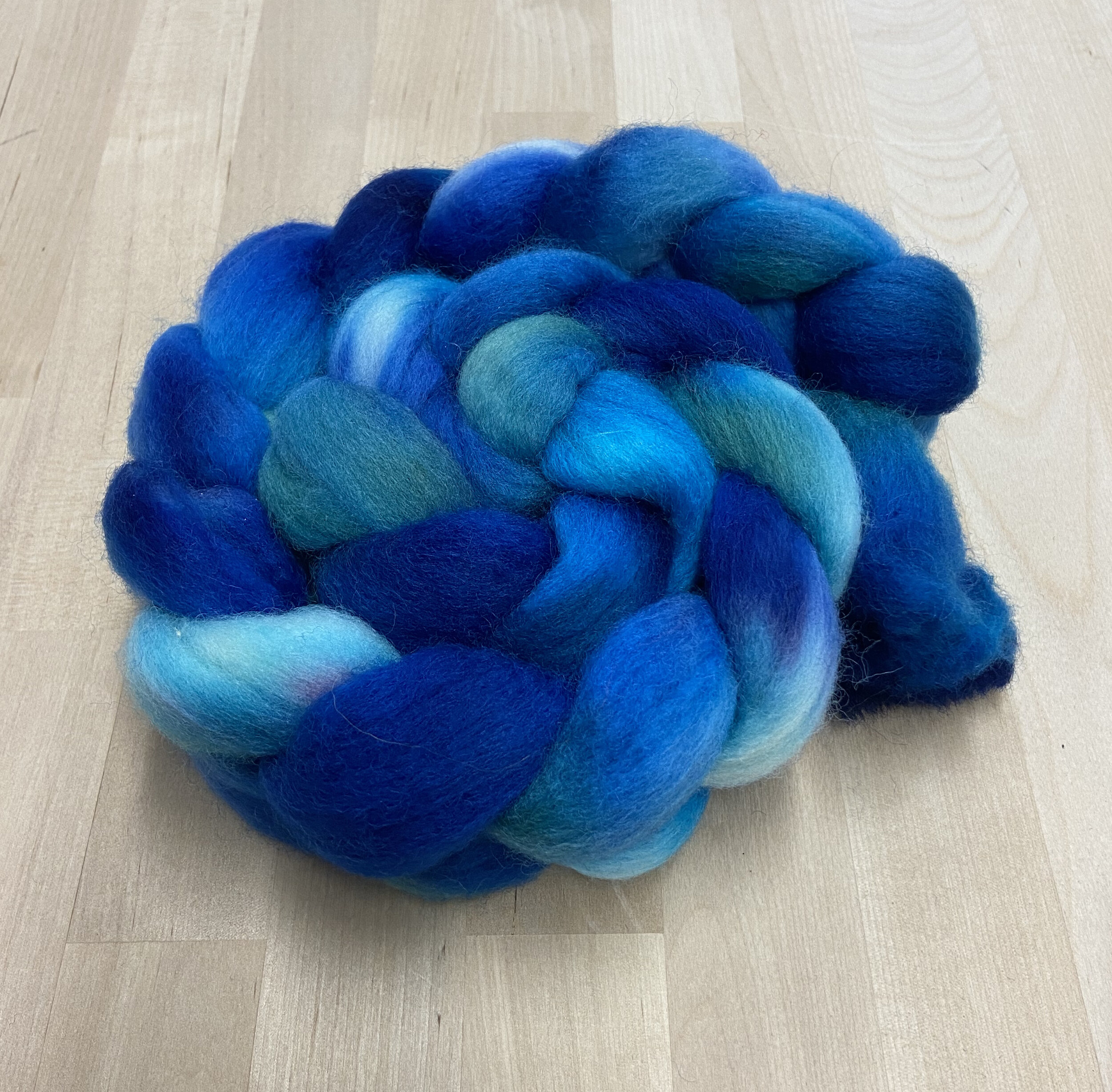 Rug Hooking Wool Roving or Fleece - Roughly 4 Ounce of Hand Dyed Fluff Wool  for Rug Hooking, Felting, Spinning and More - Winter Blue — loop by loop