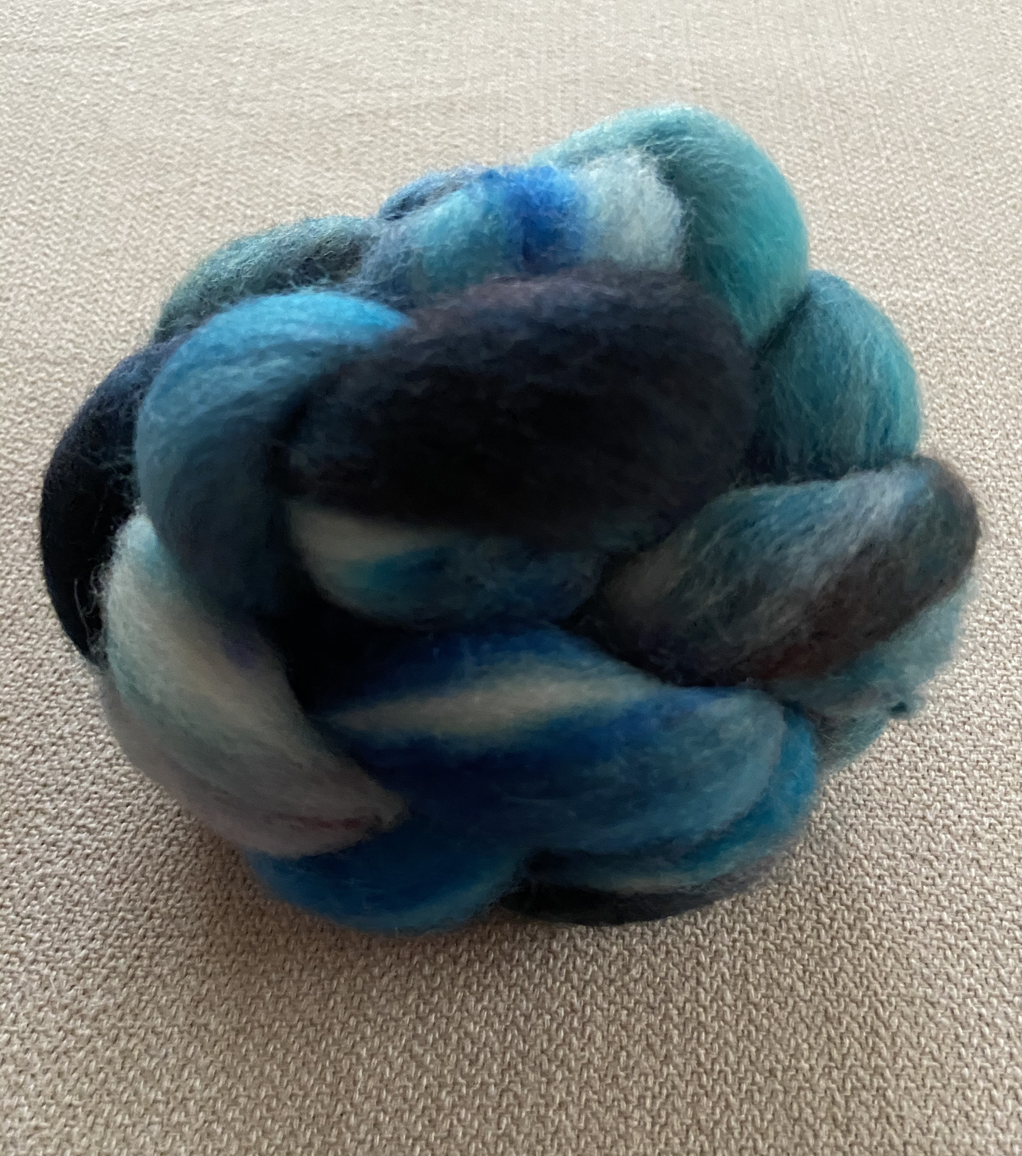 Rug Hooking Wool Roving or Fleece - Roughly 2 Ounce of Hand Dyed Fluff Wool for Rug Hooking, Felting, Spinning and More - Frosty Bogs