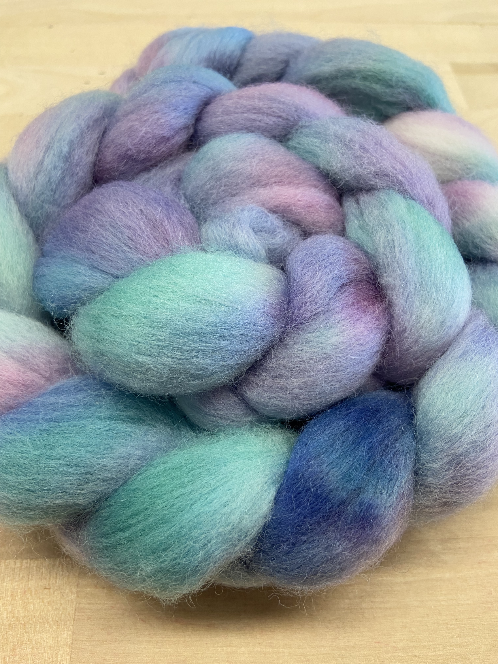 Rug Hooking Wool Roving or Fleece - Roughly 4 Ounce of Hand Dyed Fluff Wool  for Rug Hooking, Felting, Spinning and More - Winter Blue — loop by loop