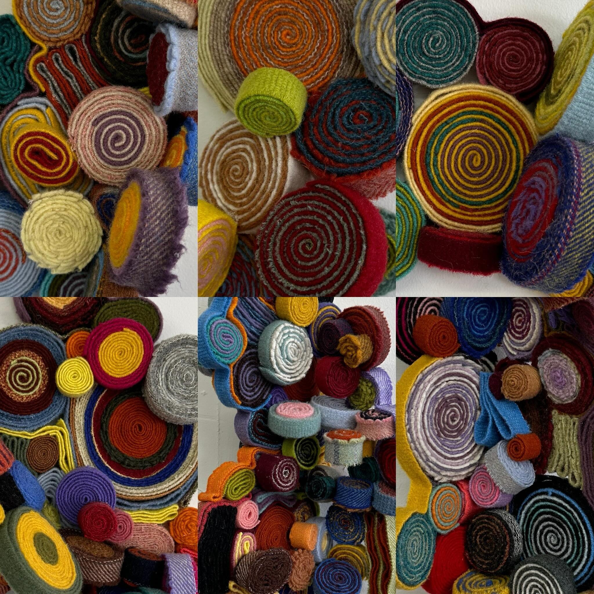 Look around and see what you can make outta what this Earth Day 🌎🌲🍃 #woolart #wool #recycledart #selvedge #fiberart #fiberartist #textileart #textileartist #fabricsculpture