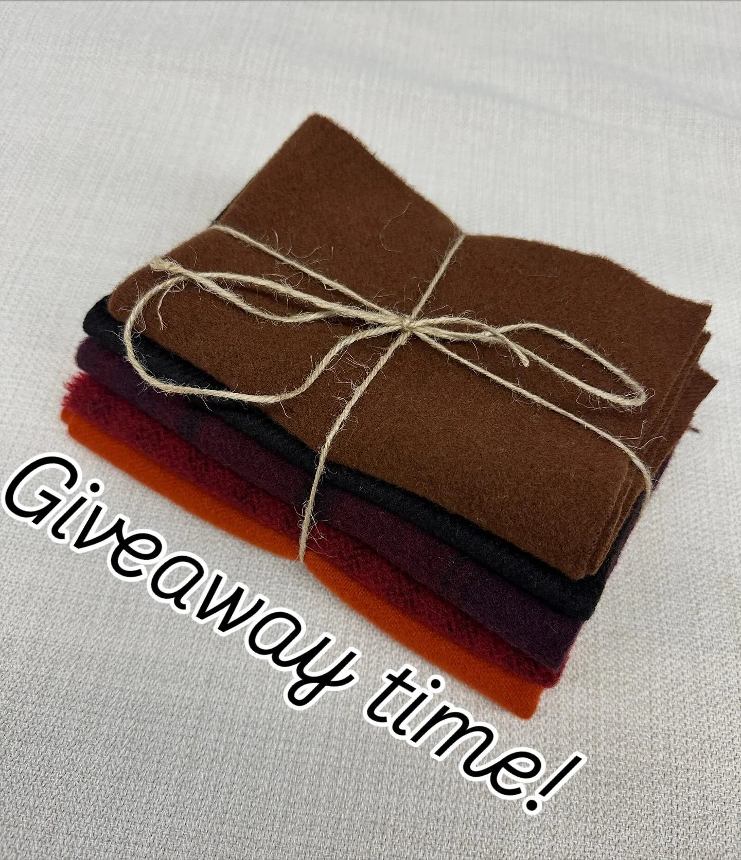 We are giving away this Autumn Swatch Pack: 5 piece of 100% wool, pre-washed and ready to use in your #rughooking #rugmaking #applique #stitching #punchneedle #needleart projects and more! Rules: comment on this post and tag a friend. The winner will