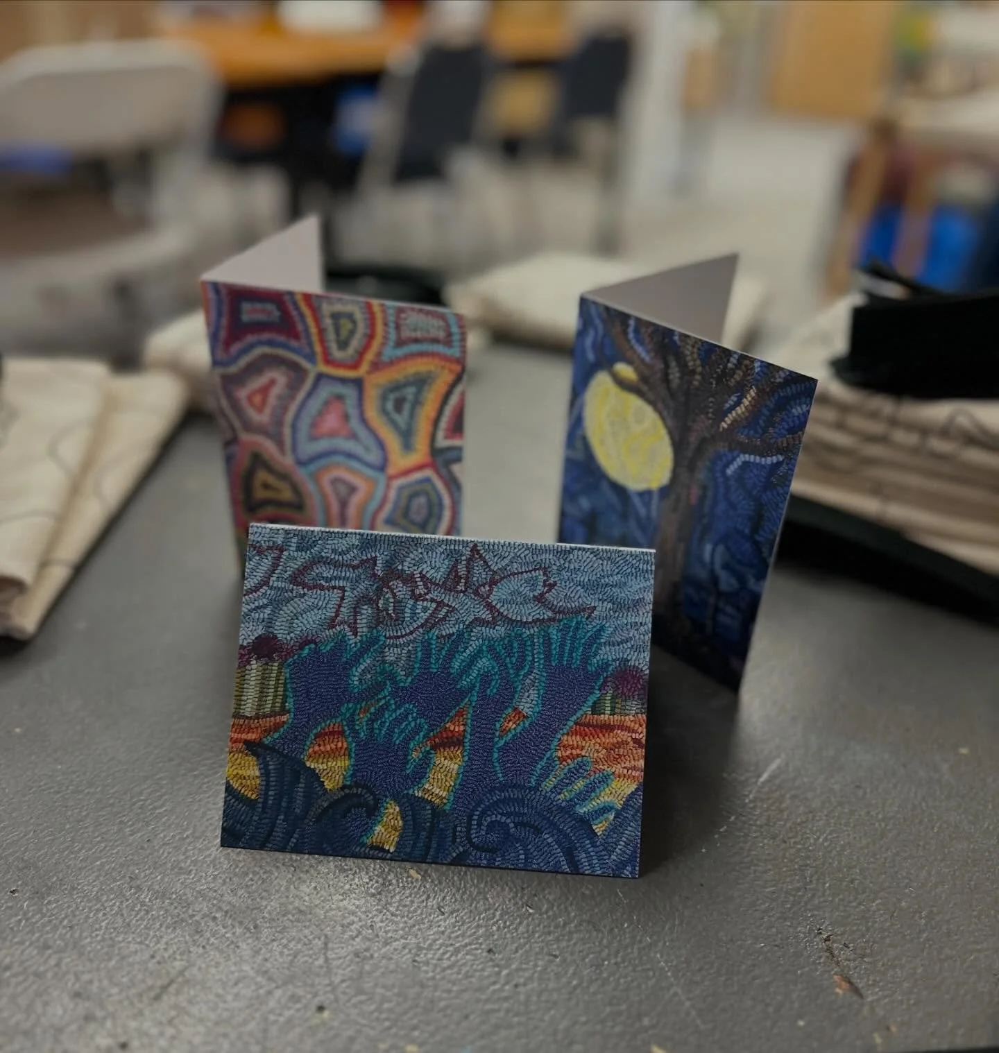 Morning to-do list: make kits and order more note cards! I still have some note cards available if anyone wants to pick up a few! Go to the gifts tab at LoopbyLoopStudio.com! #rughooking #hookedrug #rughookersofinstagram #rugmaking #fiberart #textile