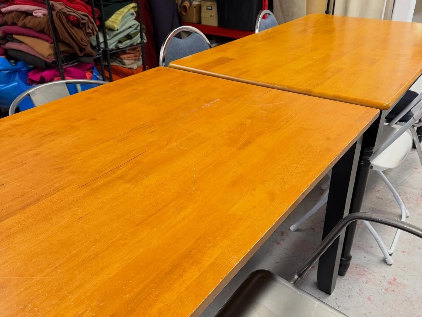 Open tables and treats ready for our mini hook in this morning! Stop by Loop by Loop Studio from 10-12 today! #rugbooking #warrenri #fiberart #textileart #eastbayri