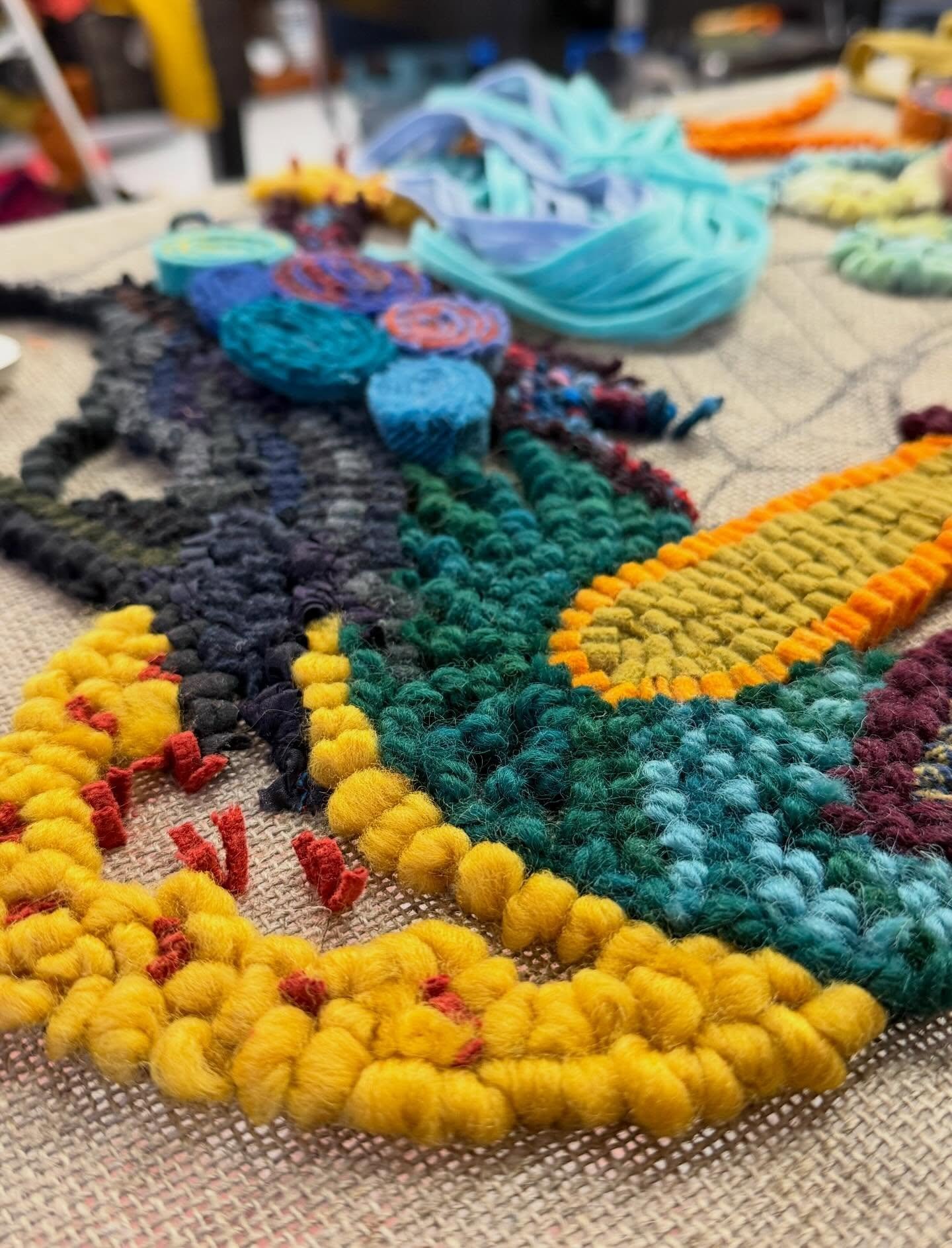 Keeping it colorful. #rugmaking #rughooking #fiberart #textileart #fiberartist