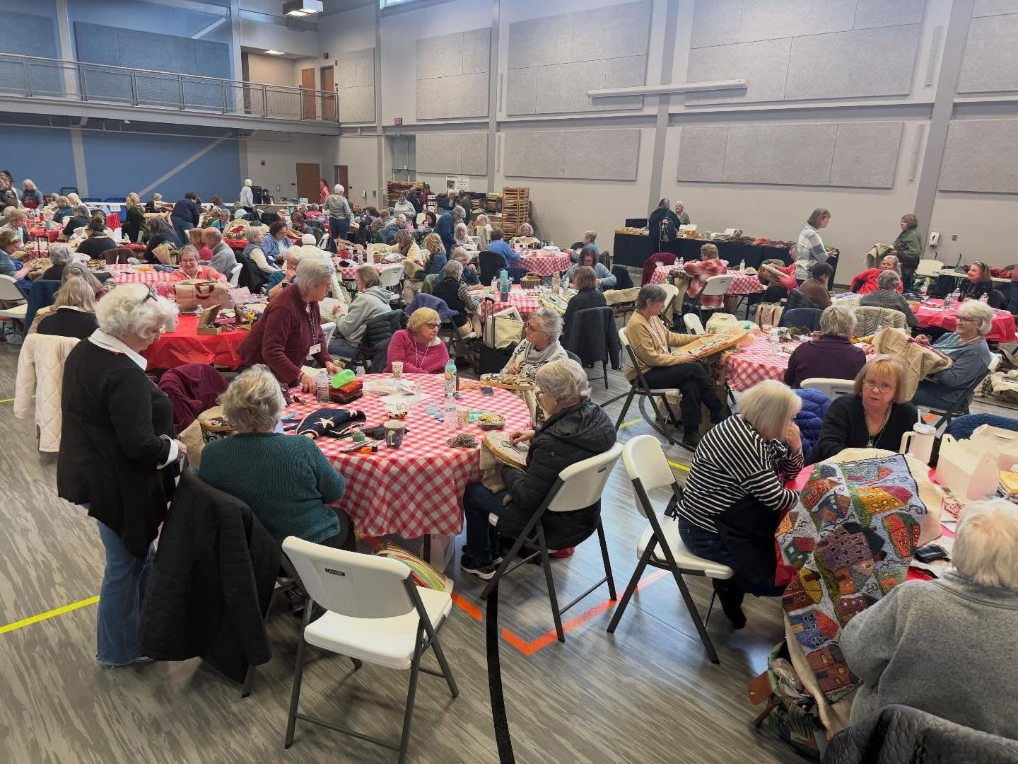 We had such a good time at the White Mountain Woolen Magic Hook in at Manchester Community College yesterday. I was so inspired by the 100+ beautiful rugs in progress that I spied! Thanks for the invite!! #rughooking #hookedrug #rugmaking #wool #fibe