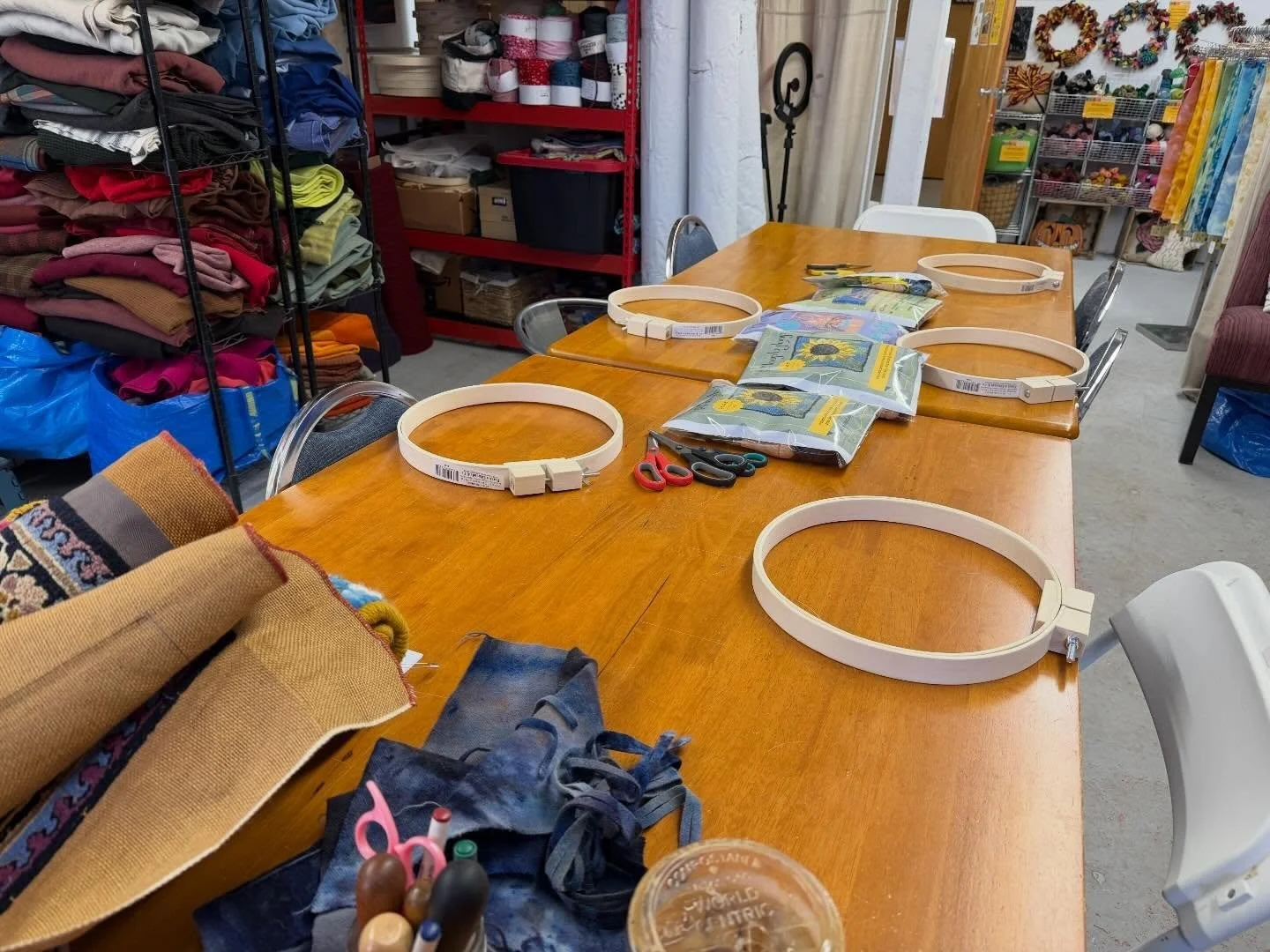 Ready for my beginners this morning! Bring on the crafters! #rughooking #rugmaking #hookedrug #fiberart #textileart