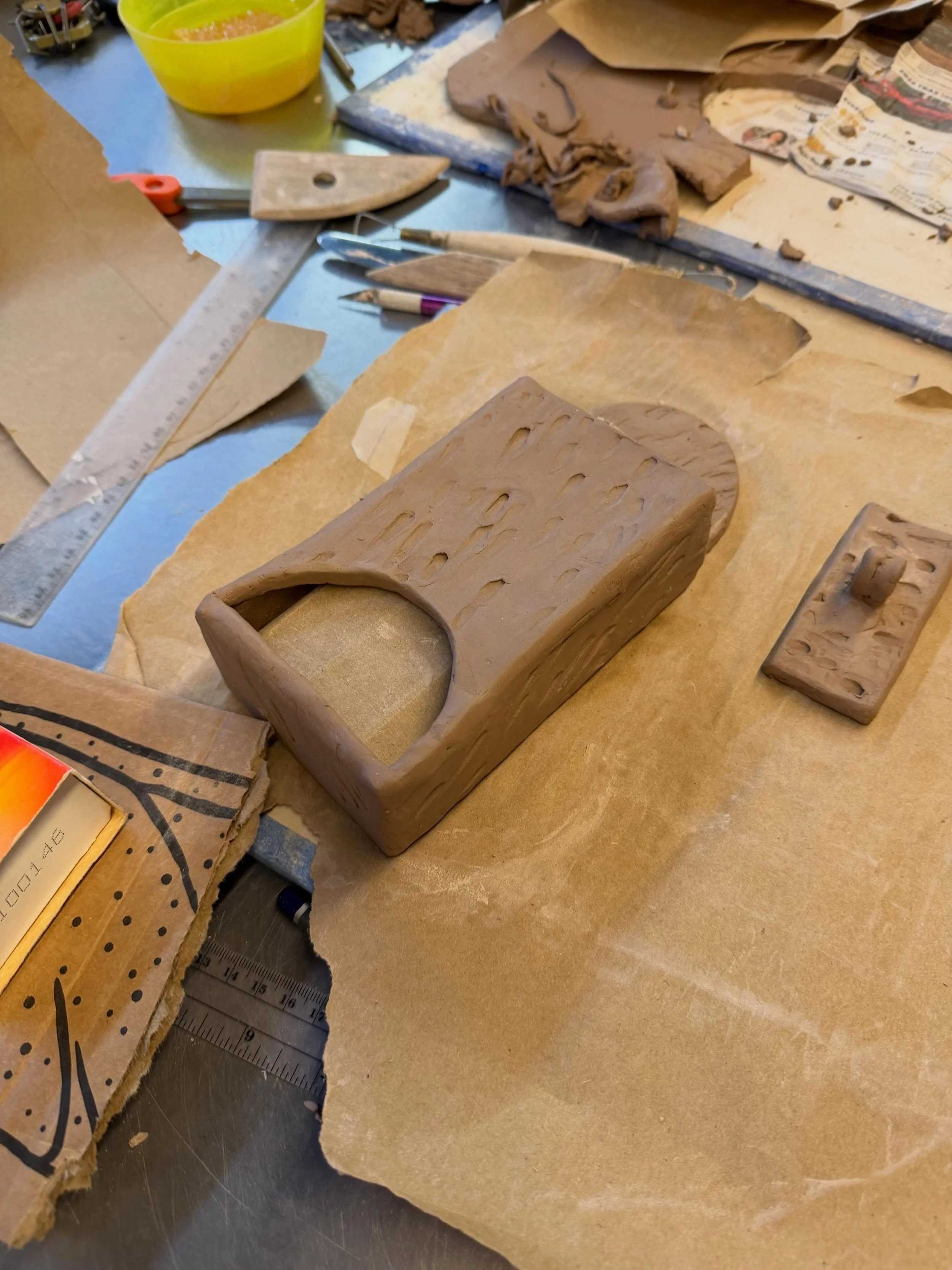 Weekly round up in photo form: taking a hand building pottery class @mudstonestudios, one of our three cherubs, giant sunflower kit making, working on my &ldquo;big-guy&rdquo; rug at home, ending with a latte from my favorite new lil coffee shop @cor