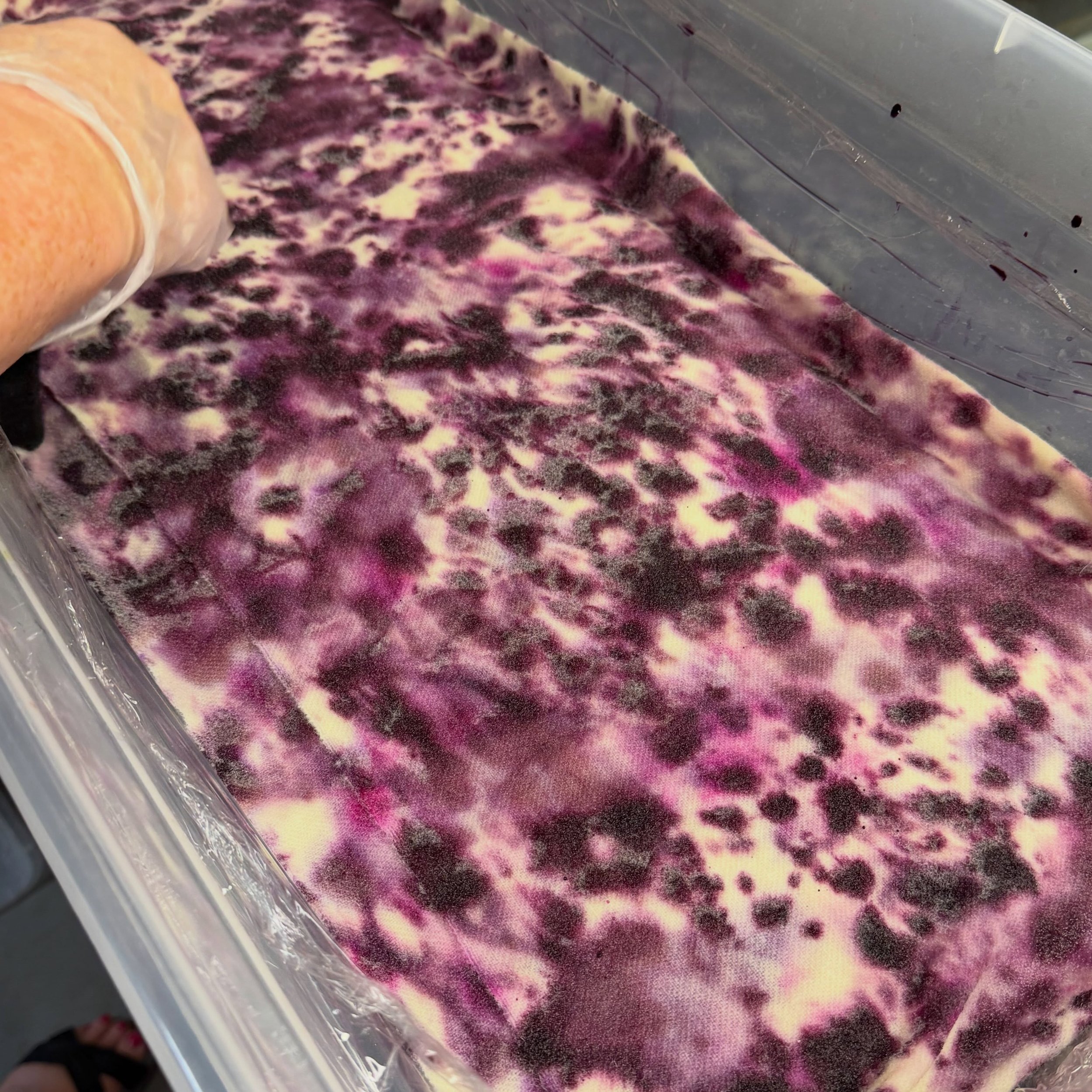 Working on some special spot dyes just for my @207creatives sailing students later this month! #fiberart #textileart #rughooking #wooldyeing #wool