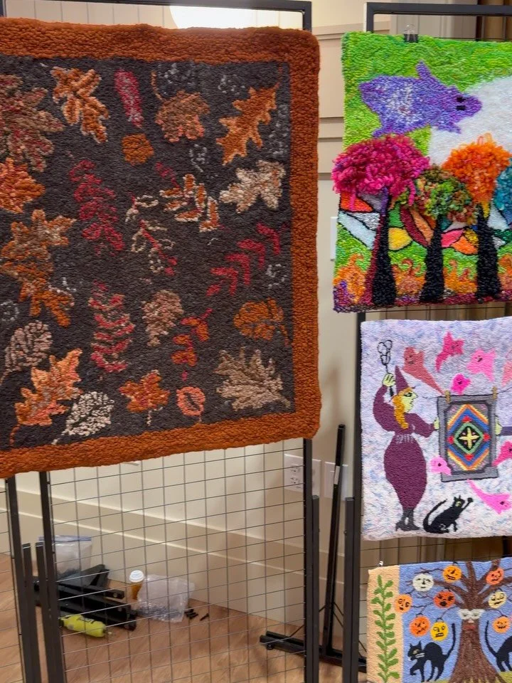 I&rsquo;m out of the studio this week but here are some images/videos of the rug show from @ribboncandyrughooking&rsquo;s super fun Halloween Hook In in Stockbridge, MA last week! Lots of beautiful Deana patterns and an awesome loop by loop studio da