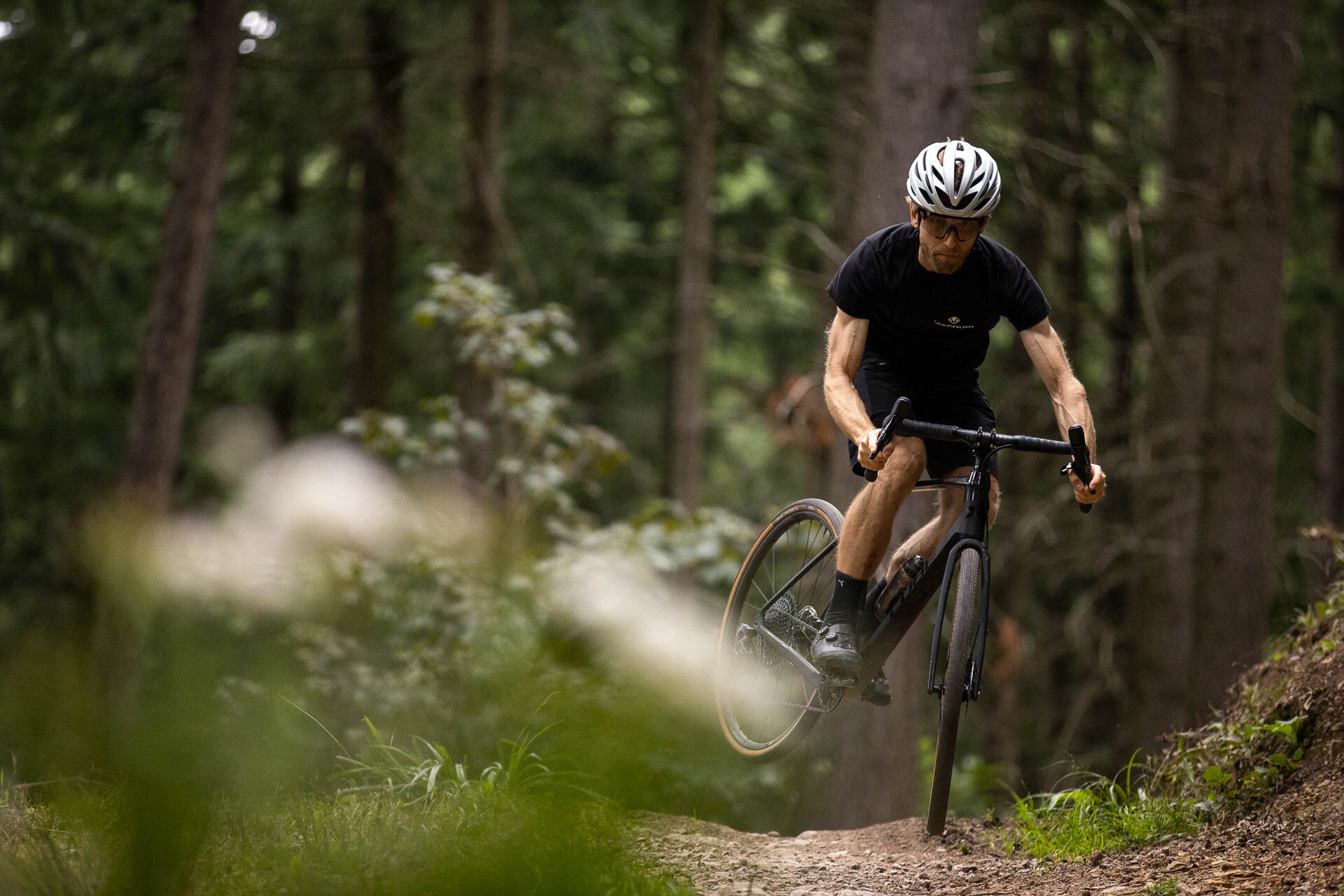 Spielerisches Handling des Bikes mit dem gefederten Vorbau Vecnum freeQENCE