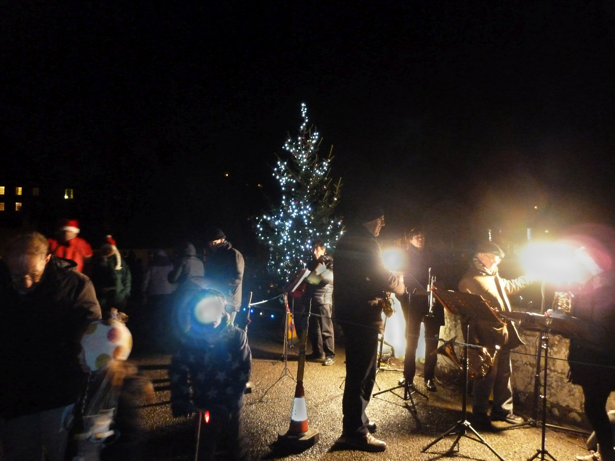 Getting ready for Carols on the bridge SL.jpg