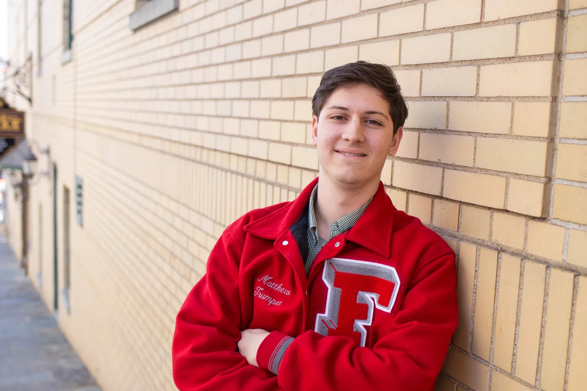 LightCreative_201703_MatthewKrauss_RaleighSeniorPhotographer_010_web.jpg