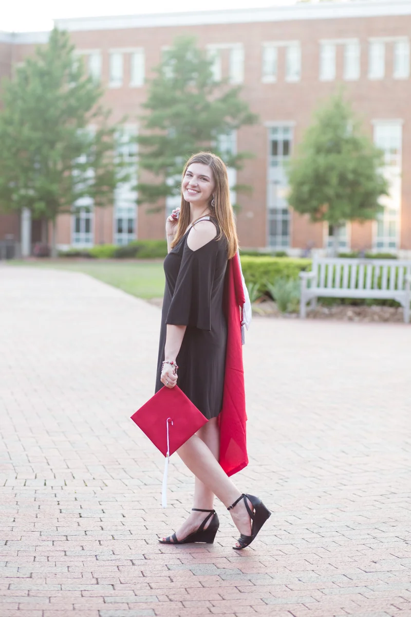 LightCreative_201704_KoriGodwin_RaleighSeniorPhotography_004_blog.jpg